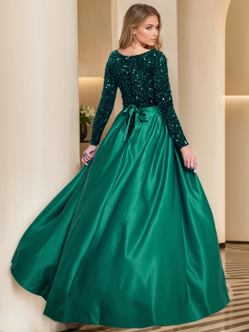 Make a breathtaking entrance in the elegant evening gowns from Romagic. Designed for modern sophistication