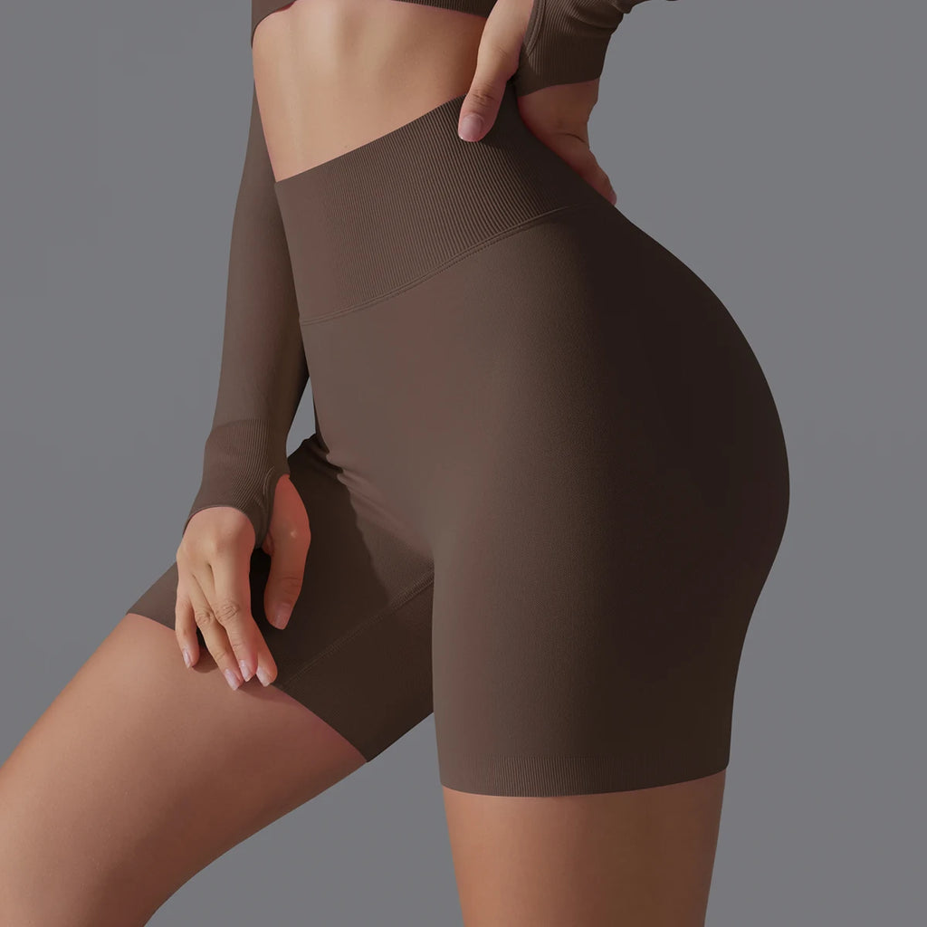 Women’s Seamless Yoga Shorts – Sculpting Comfort with Athletic Elegance