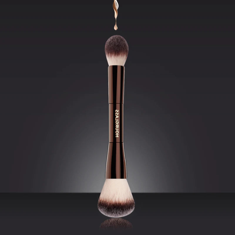 Hourglass Makeup Brush No.17