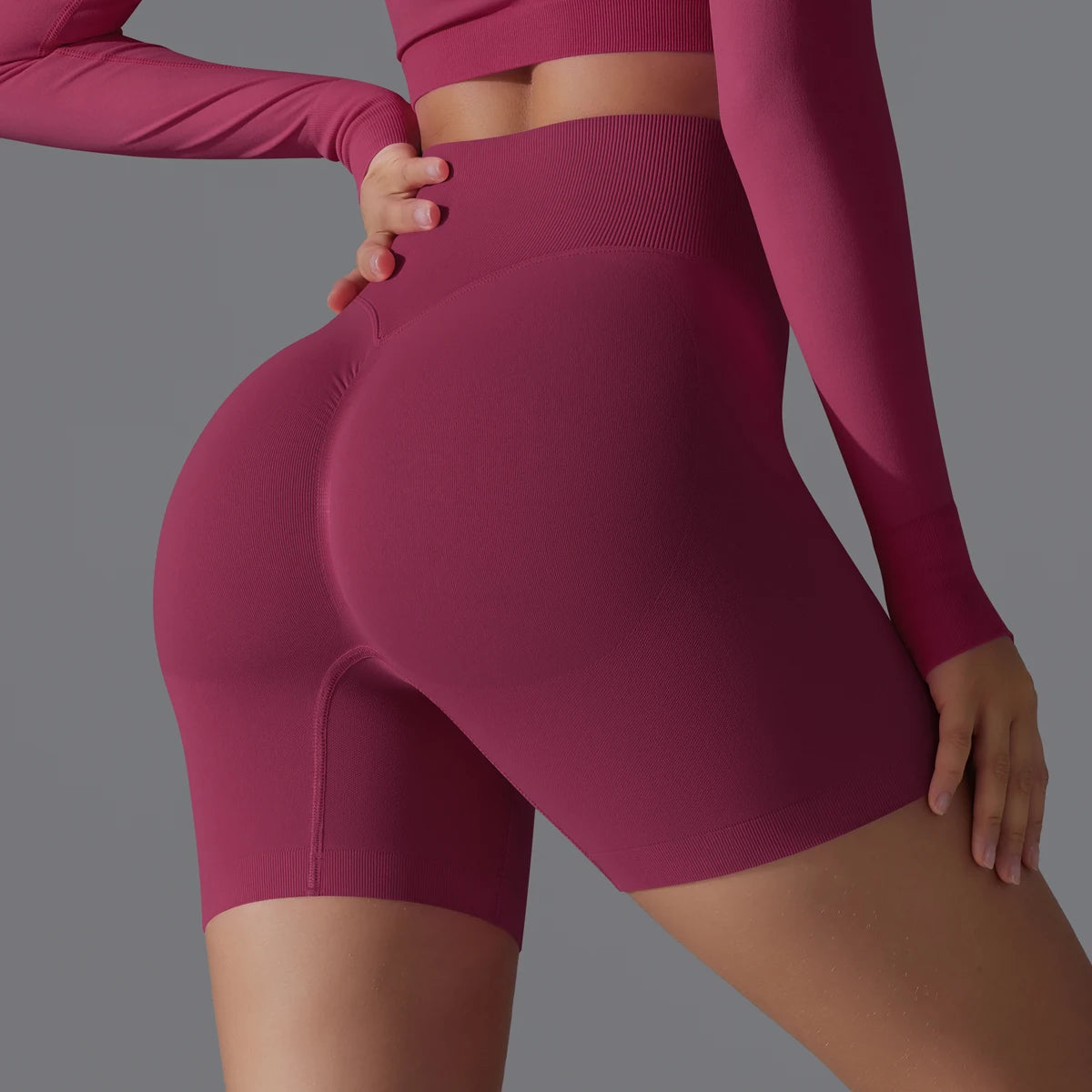Women’s Seamless Yoga Shorts – Sculpting Comfort with Athletic Elegance