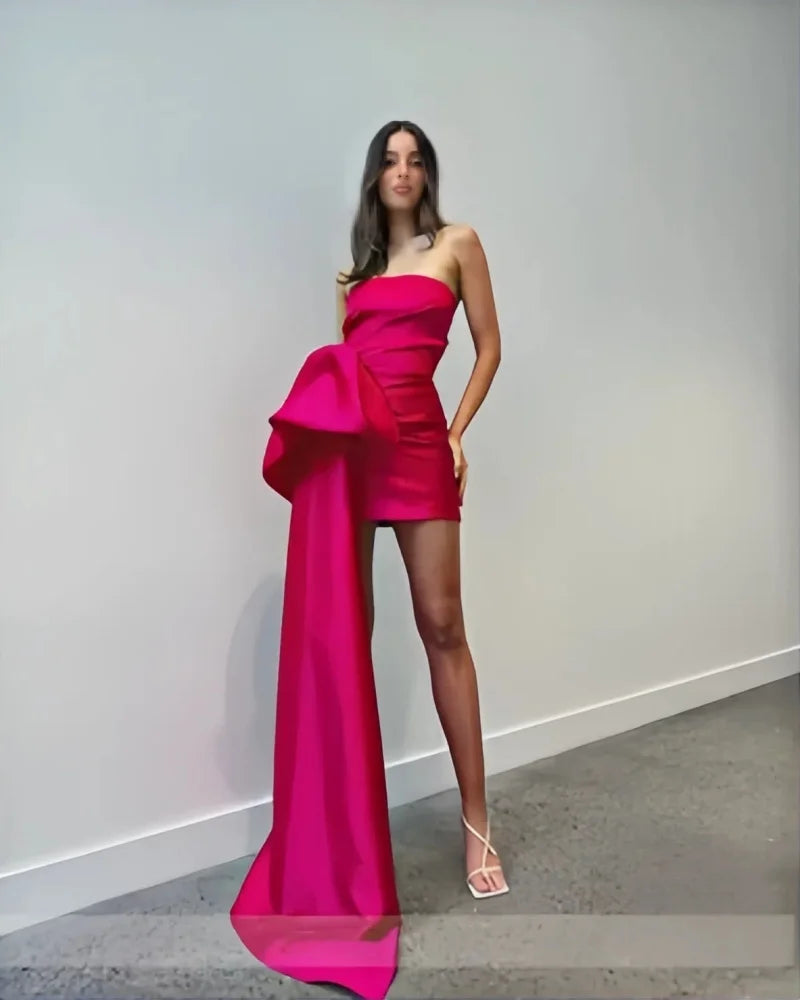 Make a bold and stylish entrance in this elegant satin homecoming dress, designed to combine youthful charm with modern sophistication