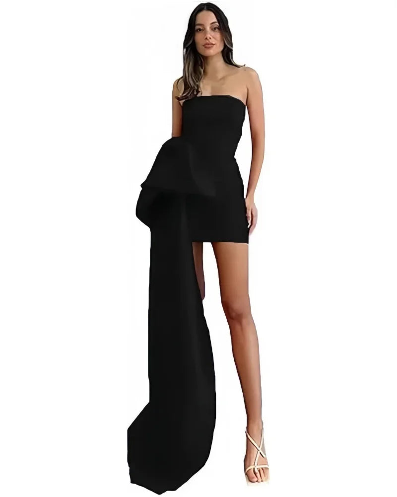 Make a bold and stylish entrance in this elegant satin homecoming dress, designed to combine youthful charm with modern sophistication