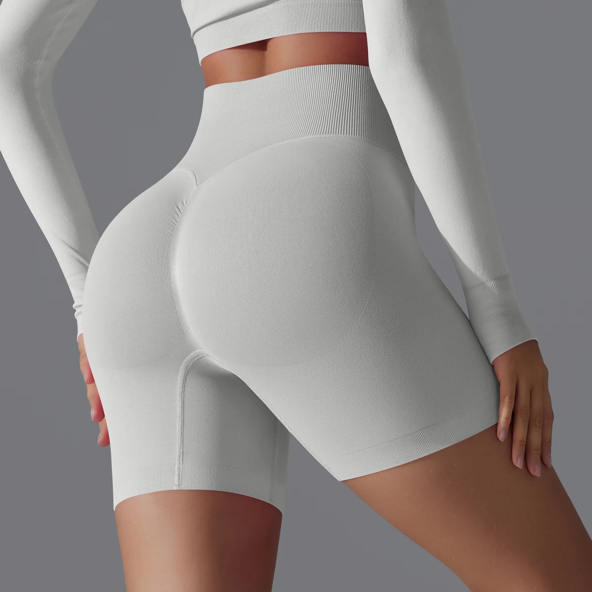 Women’s Seamless Yoga Shorts – Sculpting Comfort with Athletic Elegance